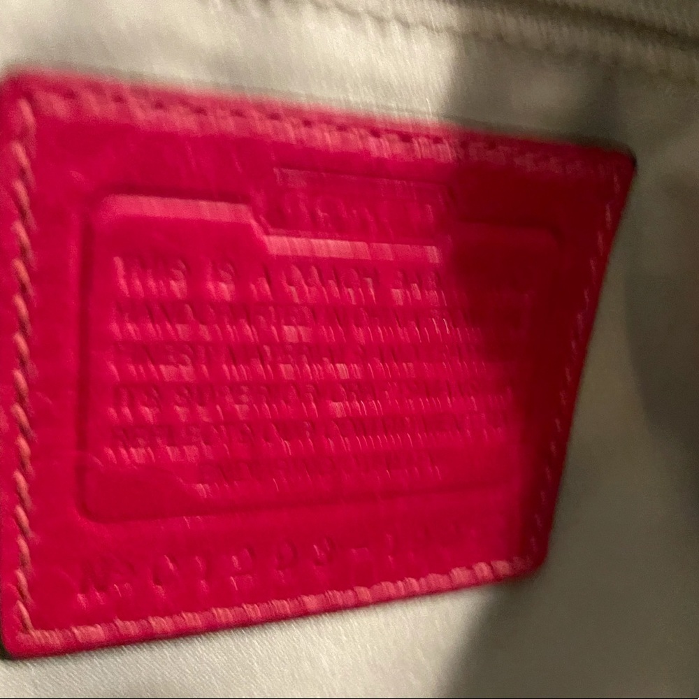 Coach purse in Magenta - Picture 6 of 9